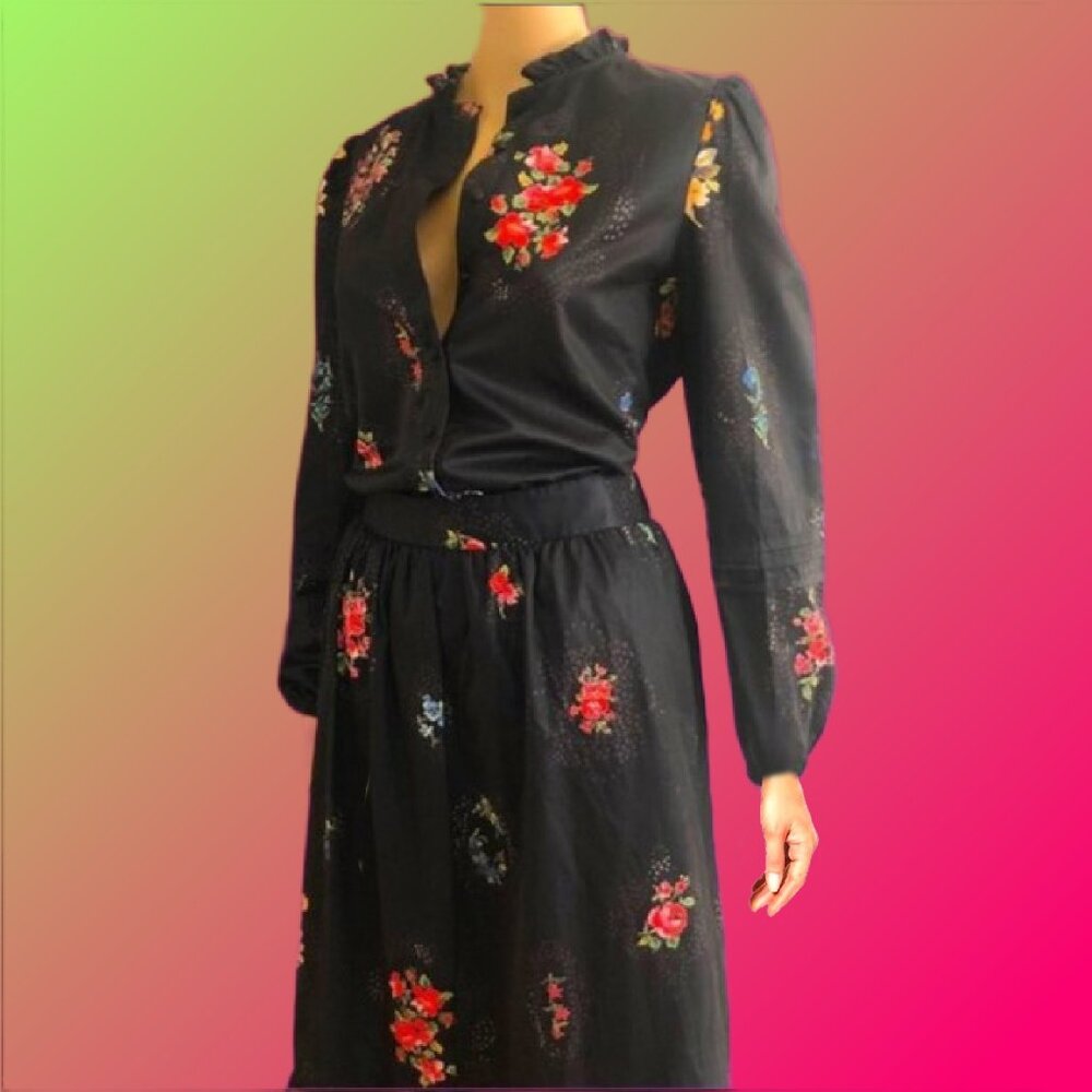 DONNA BELLA Black Floral Motifs Long Sleeve Blouse and Long Skirt Ensemble Sz M - Picture 1 of 7